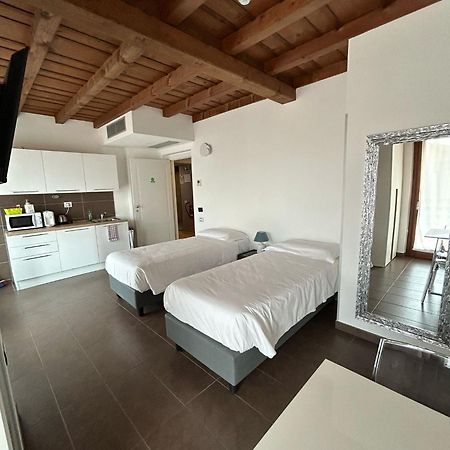 Bes Residence Bergamo Polaresco Екстер'єр фото